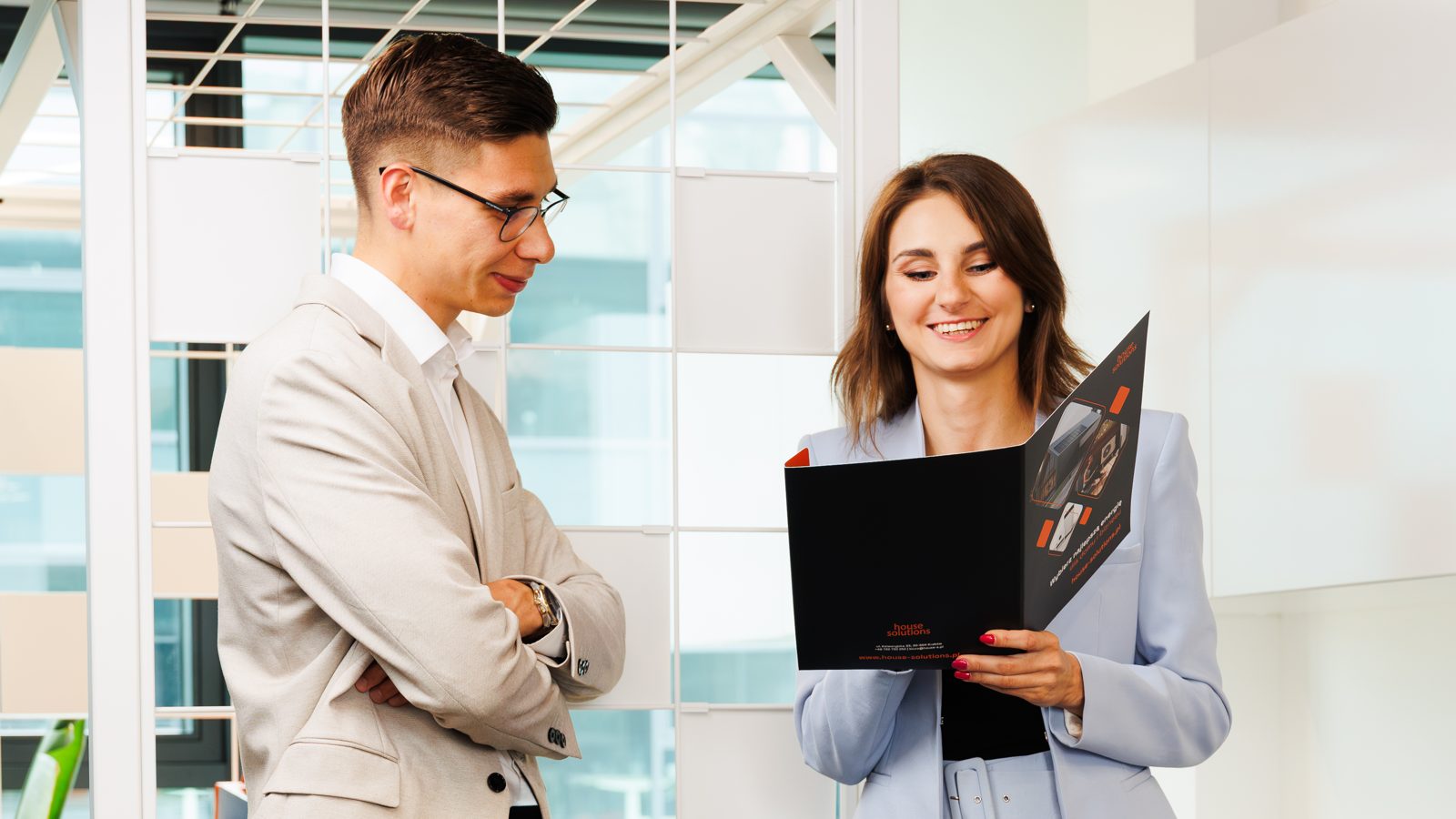 Doradcy House Solutions omawiają raport z klientem